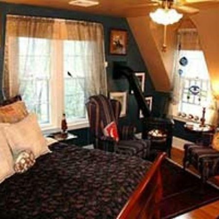 Red Elephant Inn Bed And Breakfast Норд Конуей Екстериор снимка